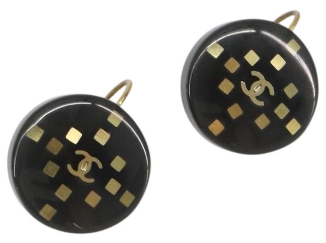 Chanel CC Round Stud Metal and Resin Nero