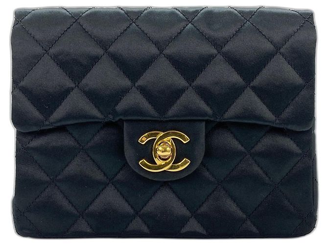 Bolsa de Ombro Chanel Mini Matelassé Preto