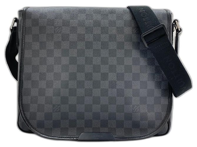 Bolsa de Ombro Louis Vuitton Daniel em Black Preto