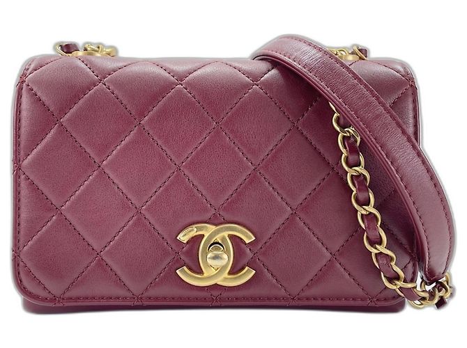 Bolsa de Ombro Chanel Mini Matelassé Vermelho