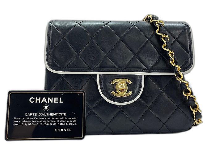 Bolsa de Ombro Chanel Mini Matelassé Preto