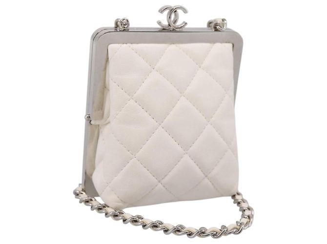 CHANEL Matelasse Chain Shoulder Pouch Lamb Skin White Silver CC Auth 197151M Plata Blanco
