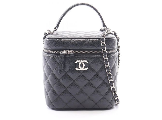 Borsa a tracolla Chanel Matelassé in pelle caviar Nero