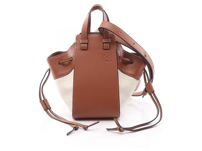 Bolsa LOEWE Hammock Drawstring Mini Anagram Jacquard Marrom Cru