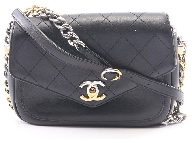 Borsa a tracolla Chanel Matelassé Small in pelle nera Nero