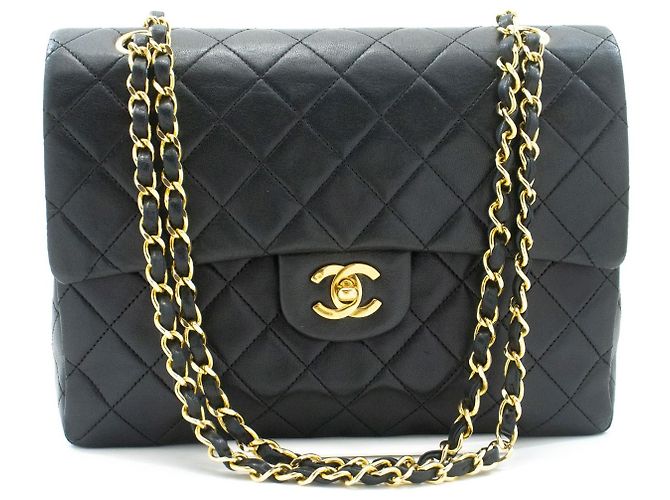 Classique Chanel Timeless - Classic Double Flap Quilted Lambskin Medium Noir