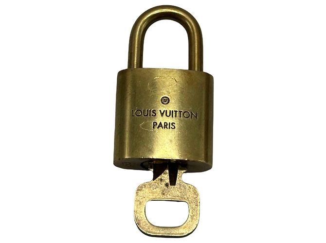 Louis Vuitton Padlock and Key Logo Metal medium D'oro