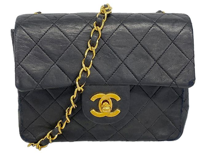 Borsa a tracolla Chanel Mini Matelassé con catena Nero