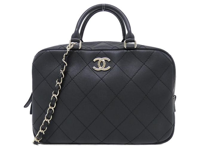 Bolsa Chanel em couro de bezerro preto