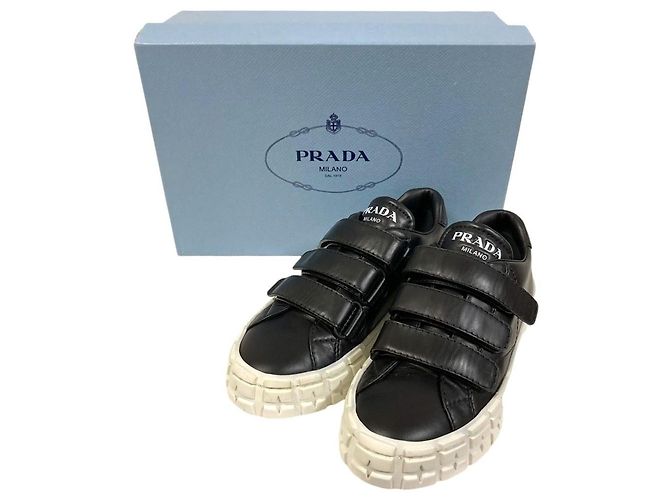 Baskets Prada en cuir avec Velcro Noir Blanc