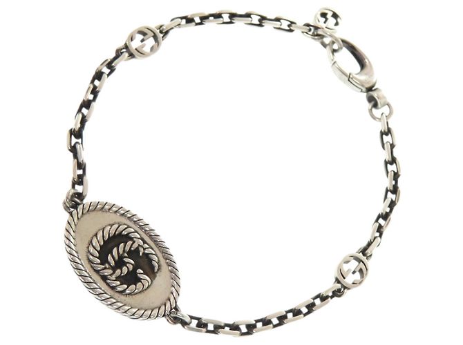 Pulsera con dije plateado Gucci GG Marmont Plata