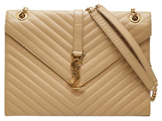 Bolsa de Ombro Envelope Saint Laurent Cassandra Dourado