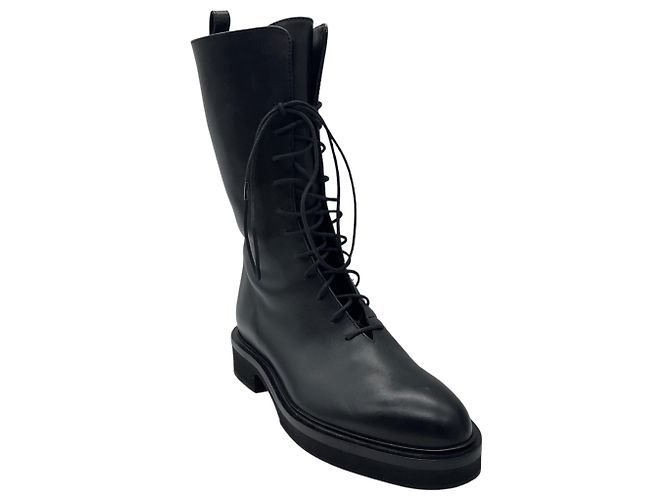 Khaite Conley Schnürstiefel aus Leder in Schwarz