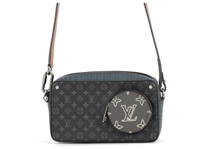 Bolso de hombro Louis Vuitton Monogram Eclipse Volga Onstrap Negro Monograma