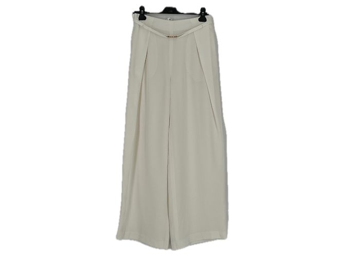 Autre Marque Pantalones blancos con cinturón