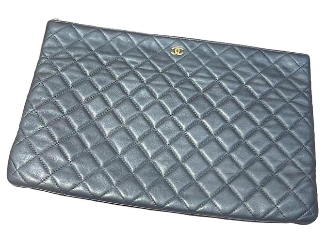 Bolsa de couro acolchoado Chanel Preto