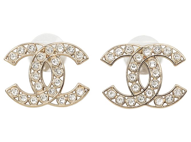 Orecchini Chanel Gold CC placcati oro con strass e chiusura a pressione D'oro