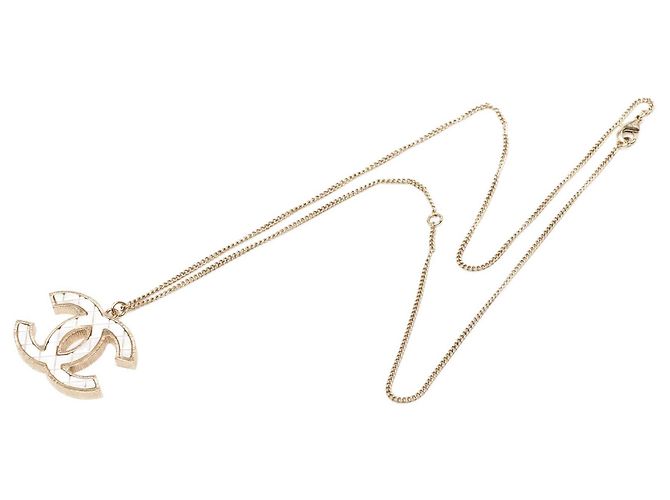 Colar com pingente acolchoado Chanel Gold CC banhado a ouro Dourado