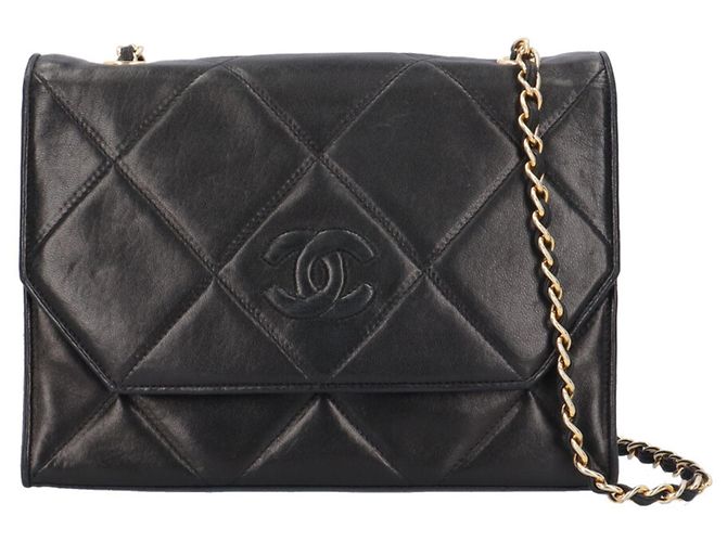 Bolsa de Ombro Chanel Matelassé Preto