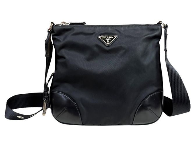 Borsa a tracolla Prada in nylon nero