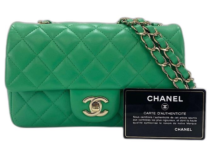 Borsa a tracolla CHANEL Mini Matelassé Verde