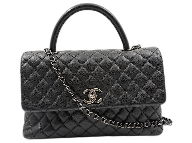 Chanel Matelassé Large Handtasche in Schwarz