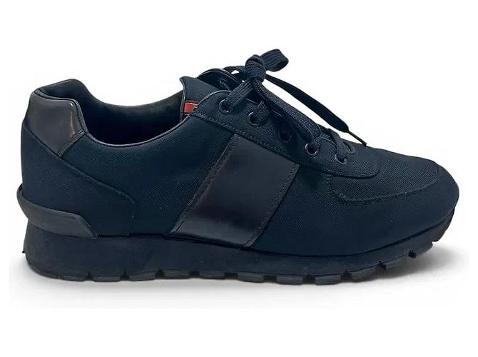 Prada Sneaker aus schwarzem Canvas und Leder