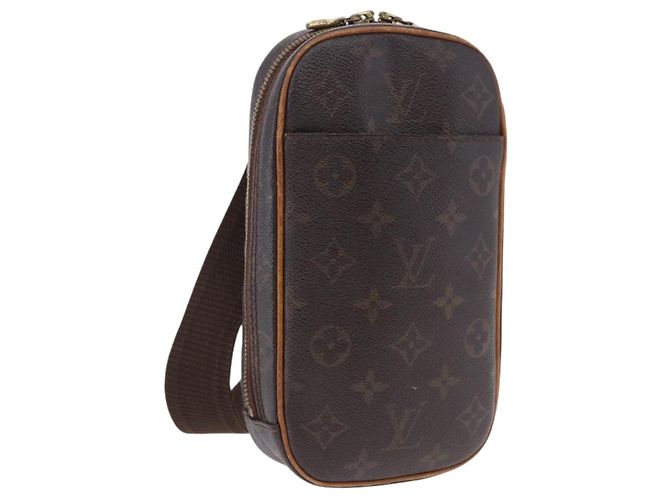 Louis Vuitton Pochette Gange Monogram Canvas Marron