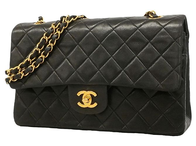 Chanel Matelassé Schultertasche Schwarz