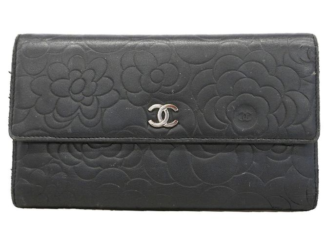 Portefeuille long tri-fold Chanel en agneau noir