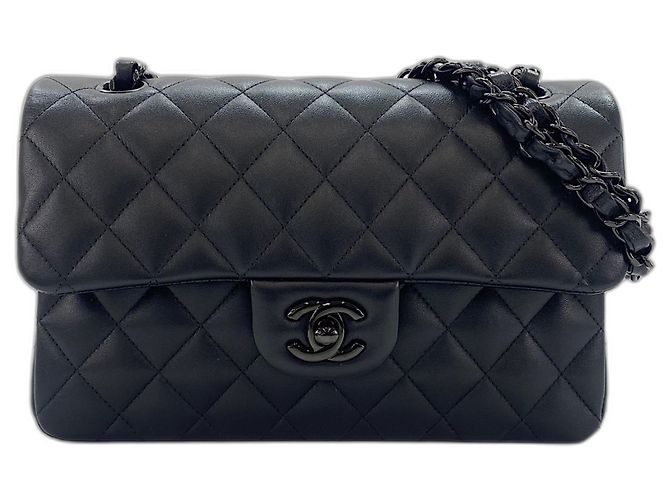Borsa a tracolla Chanel Matelassé 23 Nero