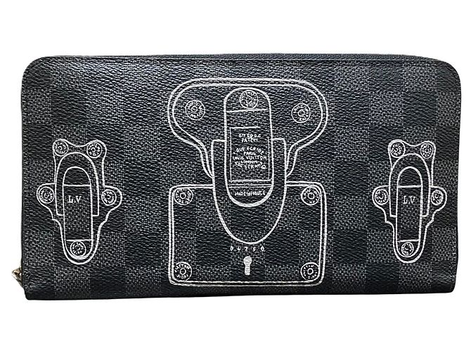 Louis Vuitton Zippy Organizer in Damier Graphite Black