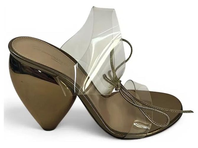 Sandali Gianvito Rossi in PVC e pelle dorata D'oro