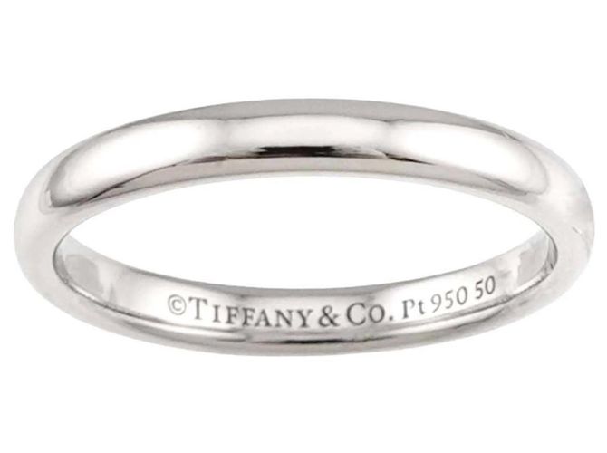 Anillo Forever de Tiffany & Co. en platino