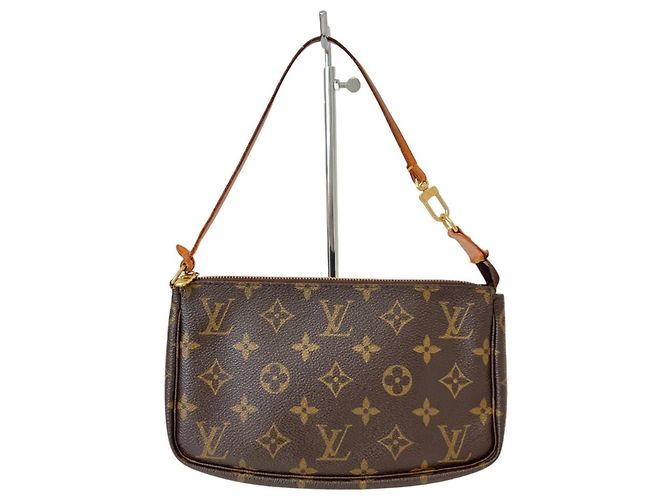 Louis Vuitton Monogram Pochette Accessoires Marrom