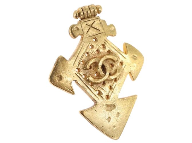 Broche CHANEL Metal Tom Dourado CC Auth 197927M