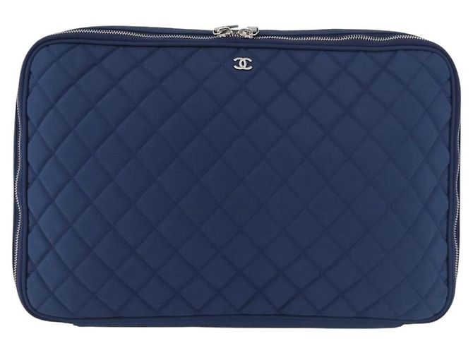 Capa para Laptop Chanel em Nylon Acolchoado Azul