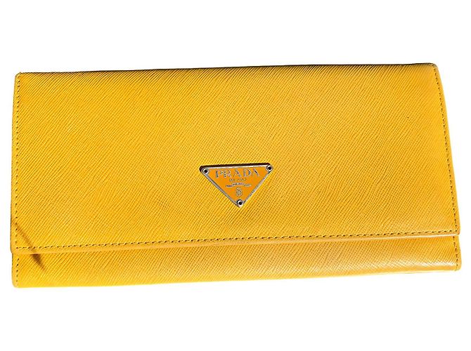 Cartera Prada Saffiano de piel amarilla Amarillo