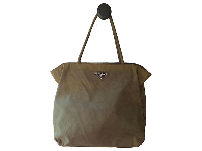 Bolsa Prada Re-Nylon Cor Cáqui Caqui
