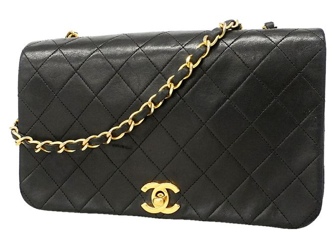 Timeless Bolsa de Ombro Chanel Matelassé com Corrente Preto