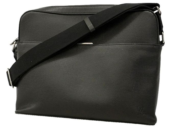 Borsa a tracolla Louis Vuitton Taiga Anton MM Nero