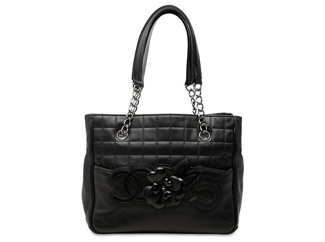 Sac Tote Chanel Black CC Choco Bar en agneau avec Camélia No 5 Noir
