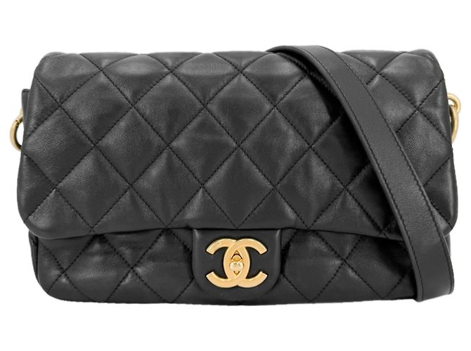 Borsa a tracolla Chanel Matelassé in pelle nera Nero