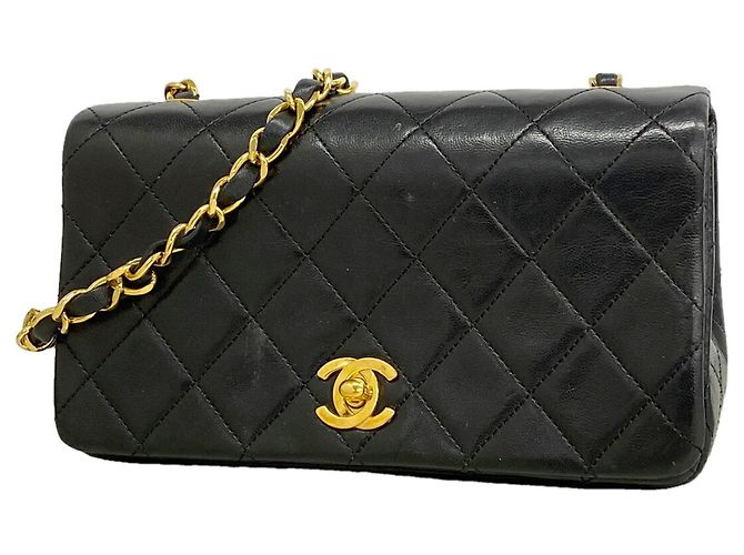 Bolsa de Ombro Chanel Mini Matelassé com Corrente Preto