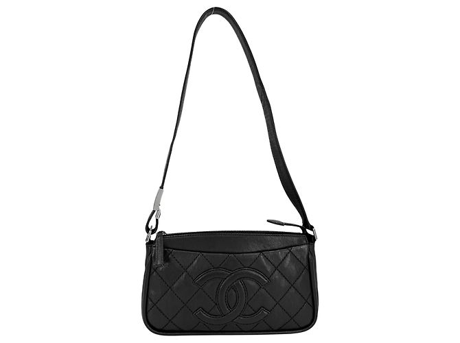 Borsa a tracolla Chanel in pelle matelassé nera Nero