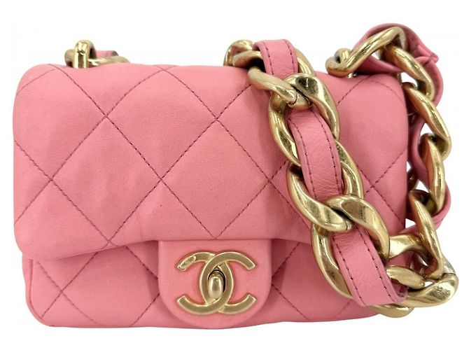Bolsa de Ombro Chanel Mini Matelassé com Corrente Rosa