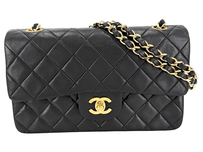 Borsa a tracolla Chanel Matelassé 23 Nero