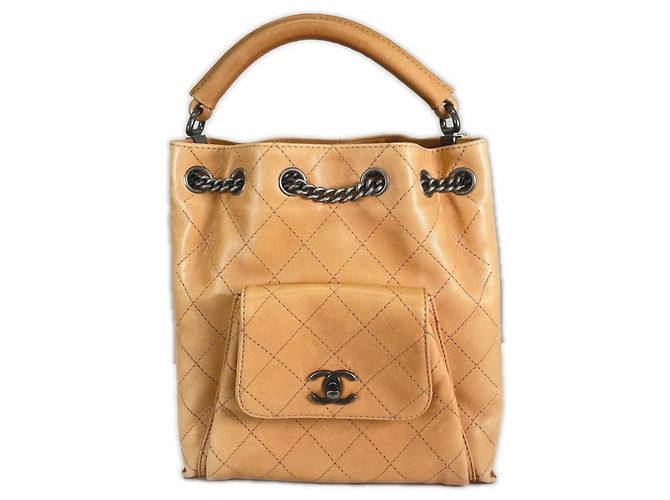 Sac à main Chanel en cuir beige