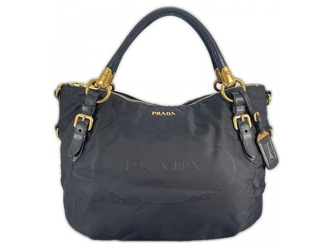 Borsa a mano Prada in nylon nero