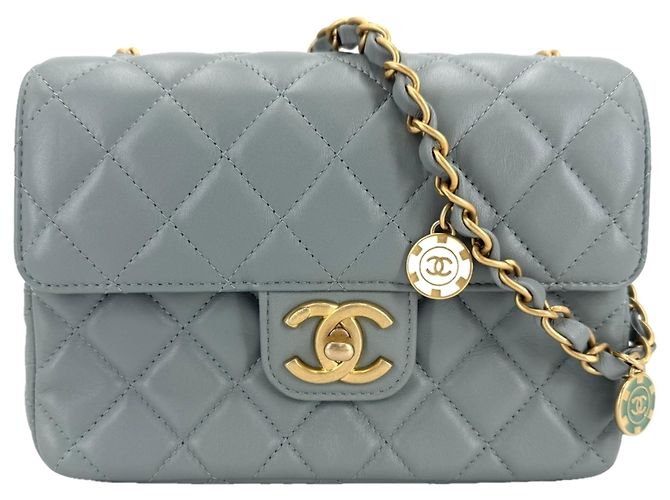 Bolsa de ombro Chanel em couro verde e branco